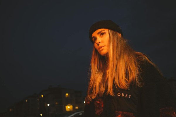 Comment sélectionner des vestes en jacquard pour une tenue de bureau élégante?